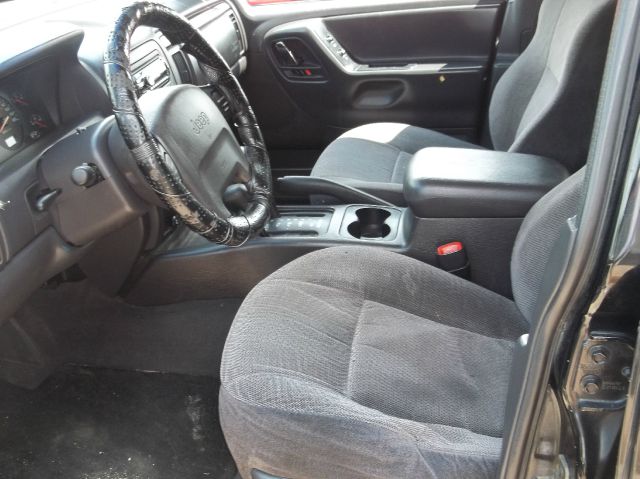 Jeep Cherokee 2000 photo 2