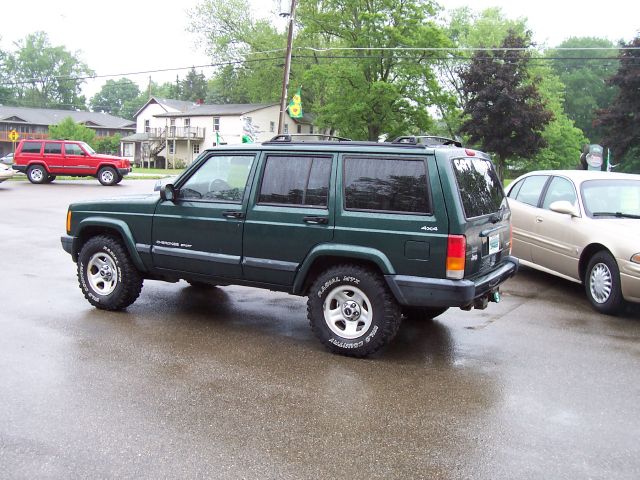 Jeep Cherokee 2000 photo 2