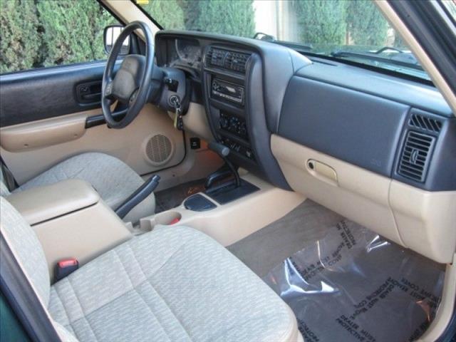 Jeep Cherokee 2000 photo 4