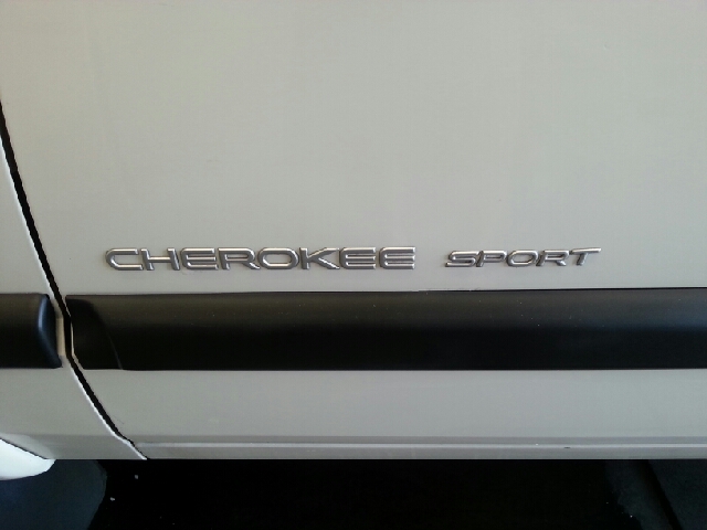 Jeep Cherokee Base GLS LX SUV