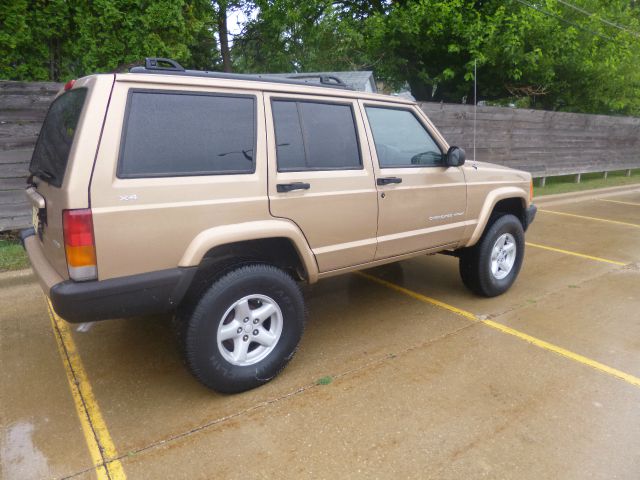 Jeep Cherokee 2000 photo 3