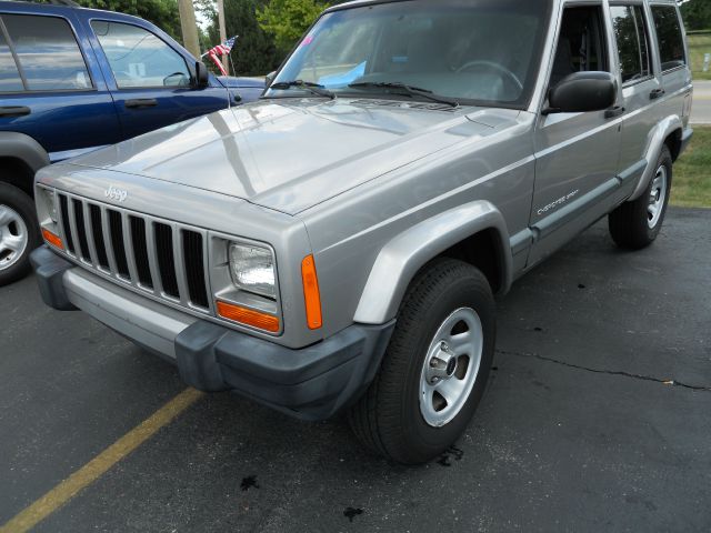 Jeep Cherokee 2000 photo 2