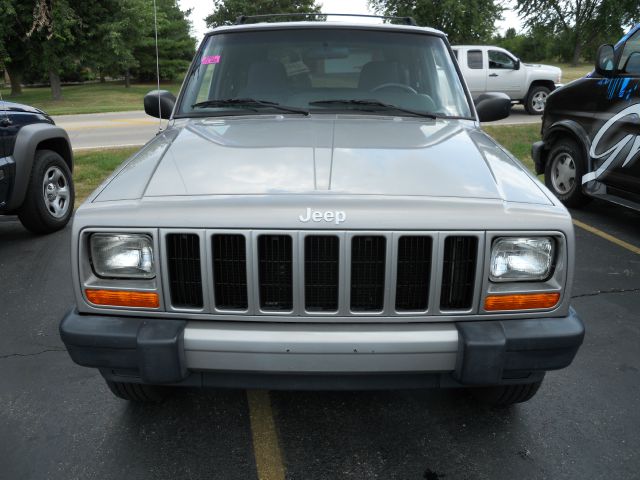 Jeep Cherokee 2000 photo 3