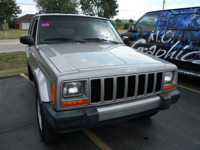 Jeep Cherokee 2000 photo 4