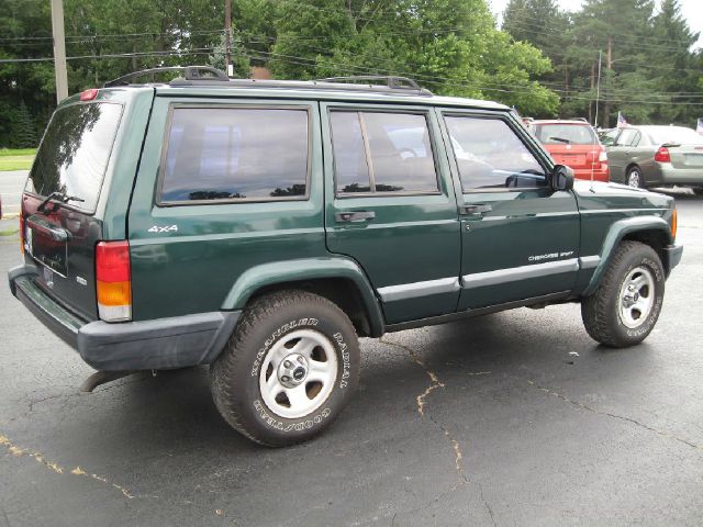 Jeep Cherokee 2000 photo 2