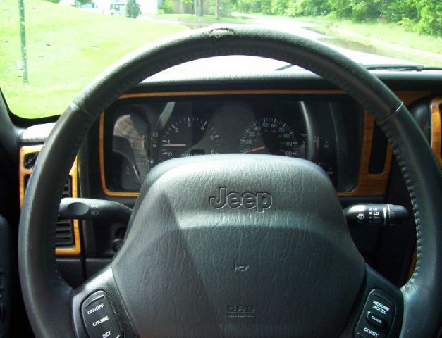 Jeep Cherokee 2000 photo 4