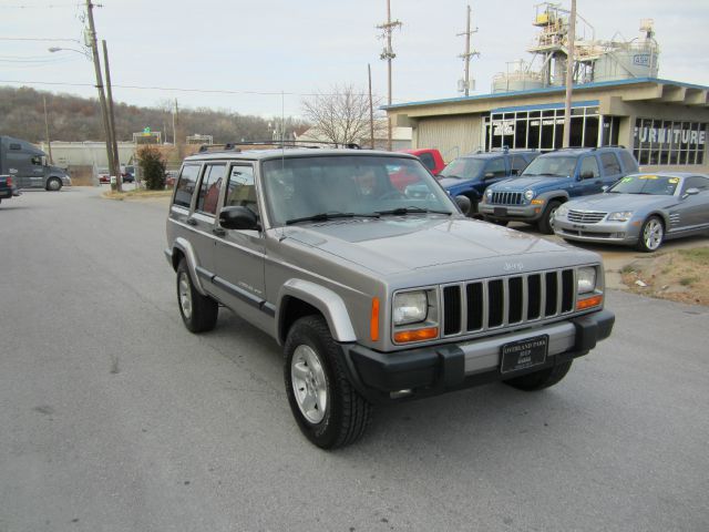 Jeep Cherokee 2000 photo 2