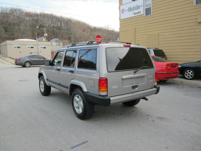 Jeep Cherokee 2000 photo 4