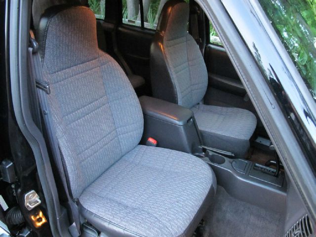 Jeep Cherokee 2000 photo 45