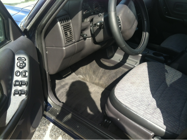 Jeep Cherokee 2001 photo 2