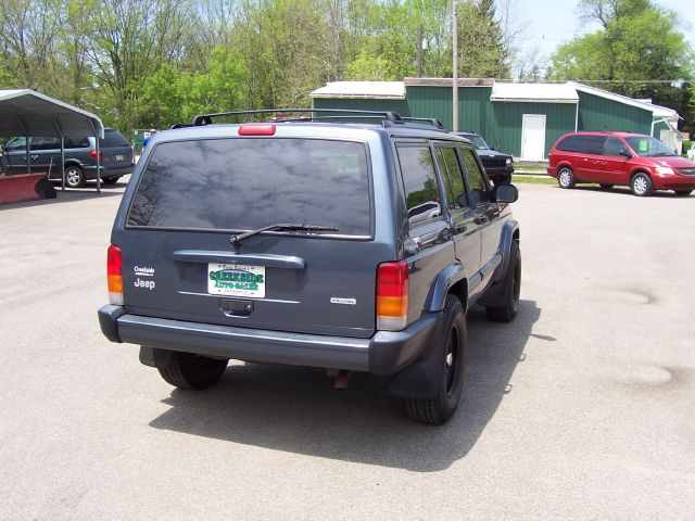Jeep Cherokee Base GLS LX SUV