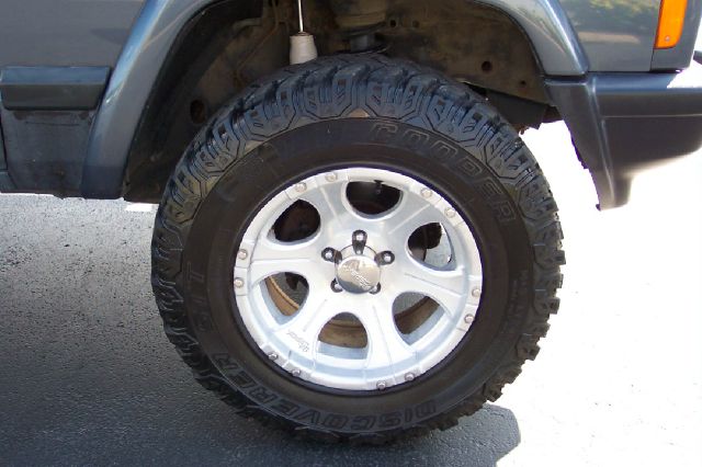 Jeep Cherokee 2001 photo 3