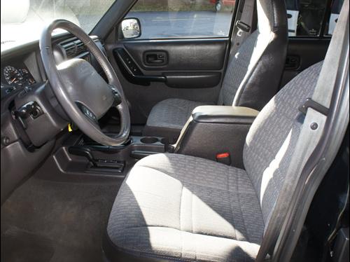 Jeep Cherokee 2001 photo 2