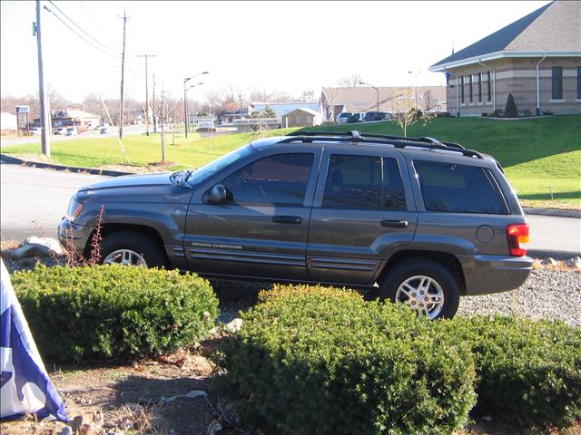 Jeep Cherokee 2004 photo 1