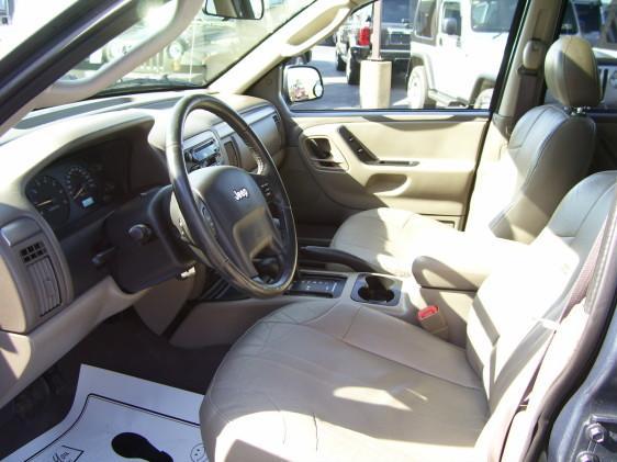 Jeep Cherokee 2004 photo 1