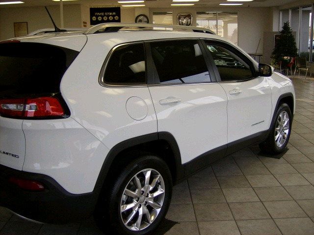 Jeep Cherokee 2014 photo 2