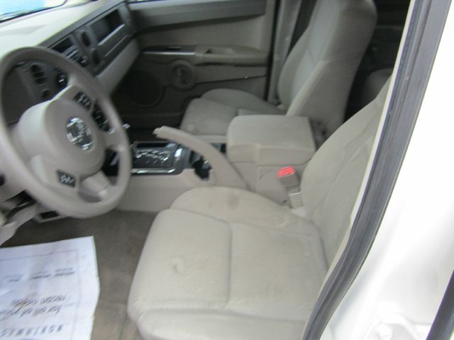 Jeep Commander Ram 3500 Diesel 2-WD SUV