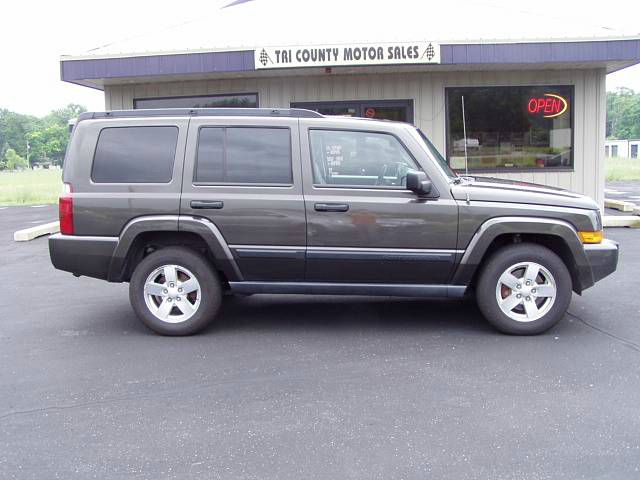 Jeep Commander Ram 3500 Diesel 2-WD SUV