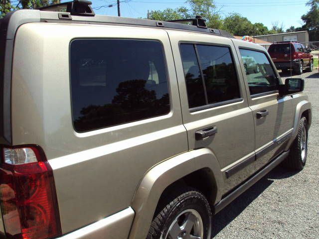 Jeep Commander 4wd SUV