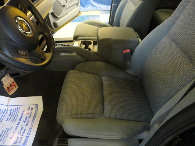 Jeep Commander Ram 3500 Diesel 2-WD SUV