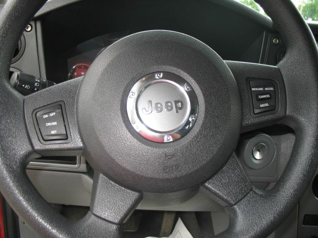 Jeep Commander 2006 photo 14