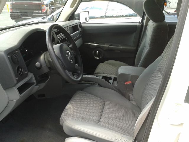 Jeep Commander Ram 3500 Diesel 2-WD SUV