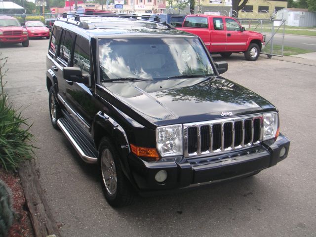 Jeep Commander Super SUV