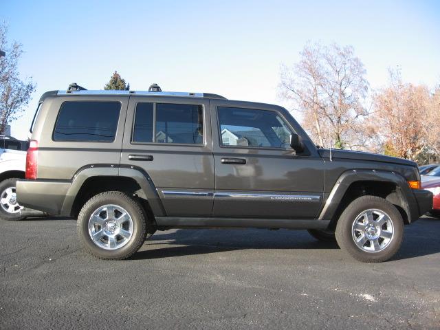 Jeep Commander SLT 25 SUV