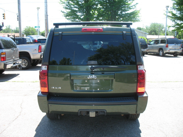 Jeep Commander Ram 3500 Diesel 2-WD SUV