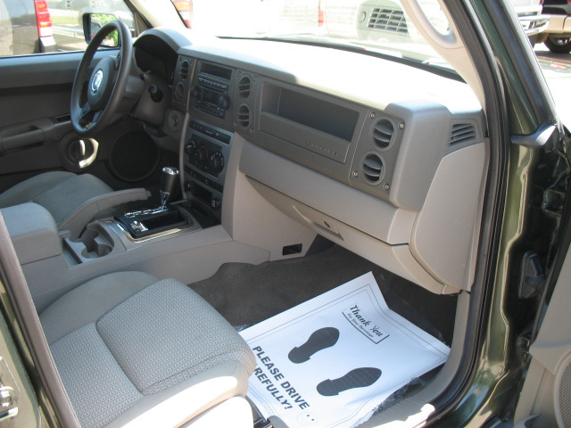 Jeep Commander 2006 photo 8