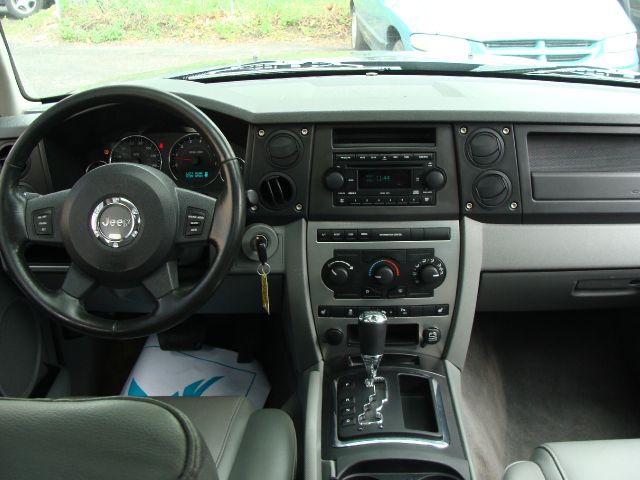 Jeep Commander 2006 photo 1