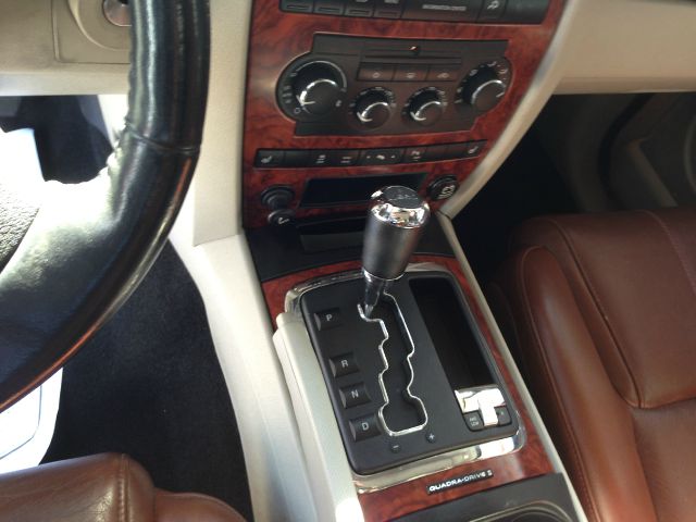 Jeep Commander 2006 photo 17