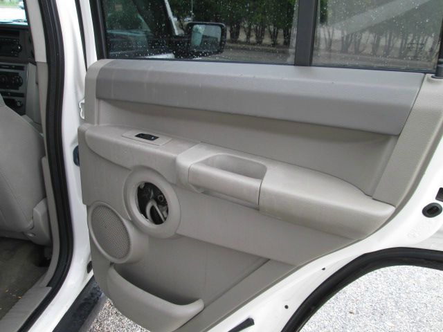 Jeep Commander 2006 photo 12