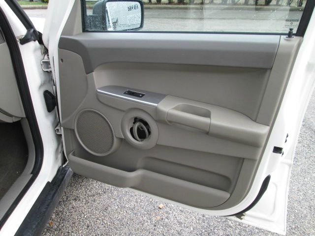 Jeep Commander 2006 photo 17