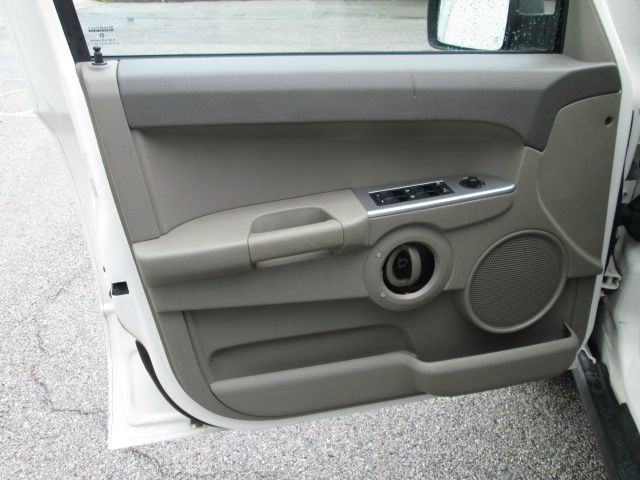 Jeep Commander 2006 photo 8