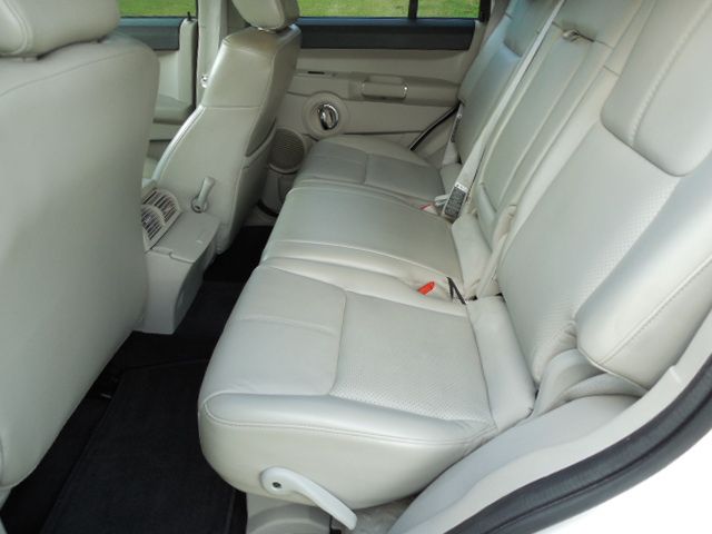 Jeep Commander Super SUV