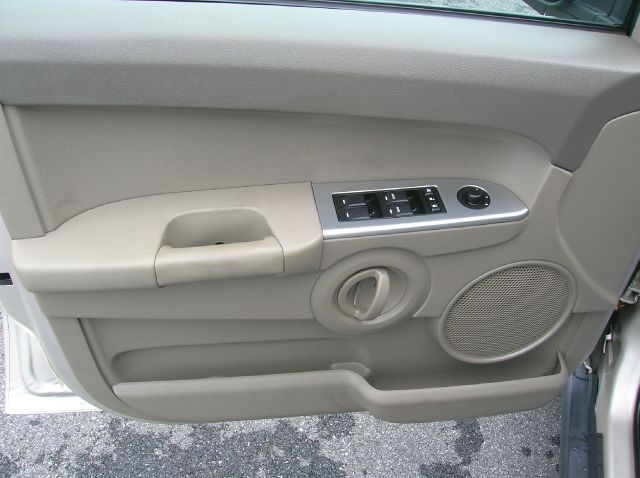 Jeep Commander 2007 photo 2