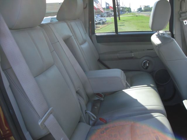 Jeep Commander Super SUV