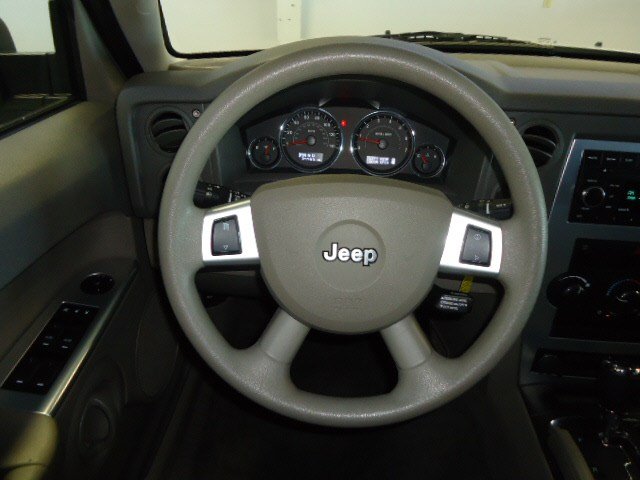 Jeep Commander 2008 photo 2