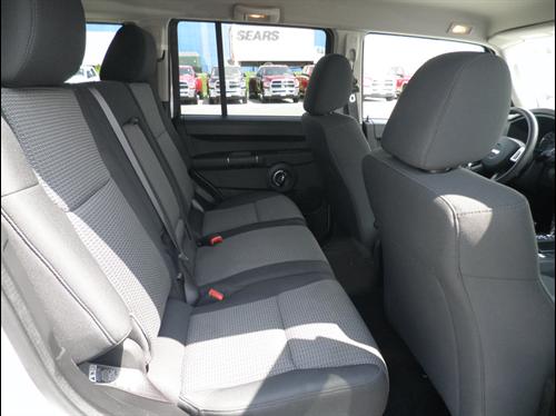 Jeep Commander 2010 photo 2