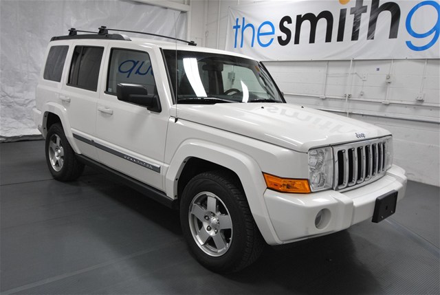 Jeep Commander 2010 photo 0