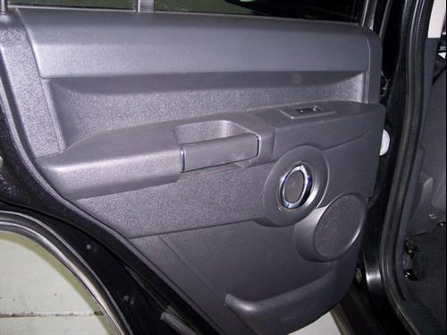 Jeep Commander 2010 photo 2