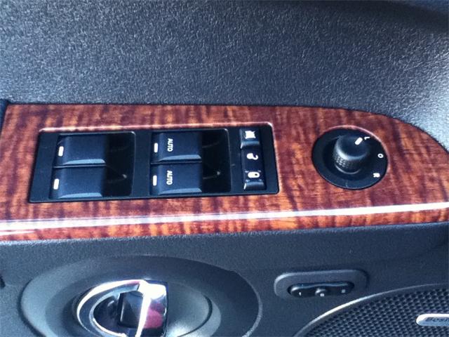 Jeep Commander 2010 photo 2