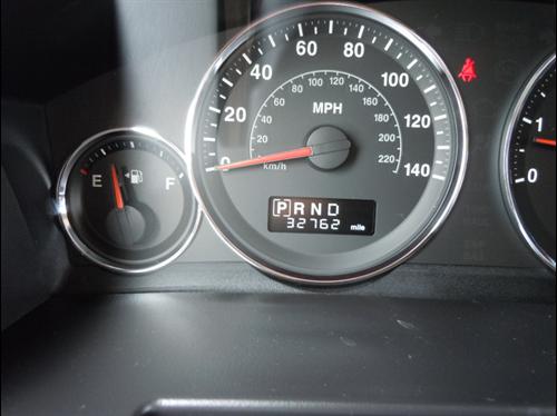 Jeep Commander 2010 photo 2