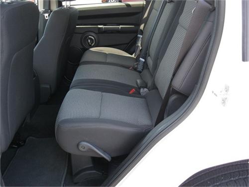 Jeep Commander 2010 photo 4