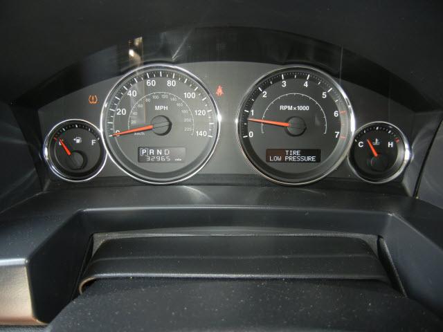 Jeep Commander 2010 photo 3