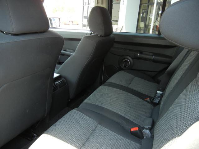 Jeep Commander 2010 photo 4