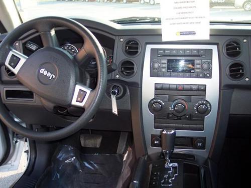 Jeep Commander 2010 photo 1