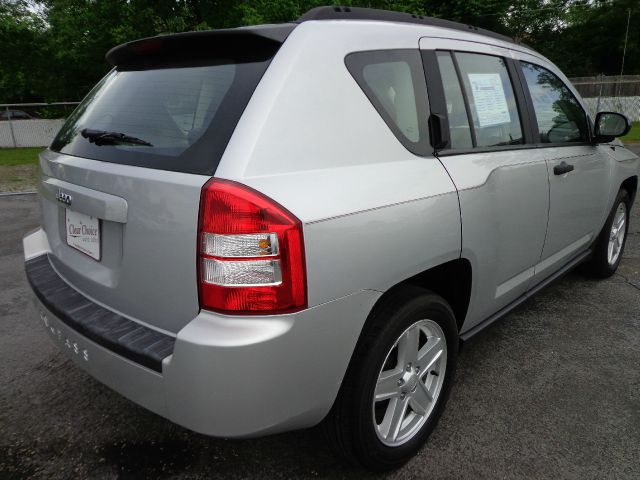 Jeep Compass Extended Cab V8 LT W/1lt SUV