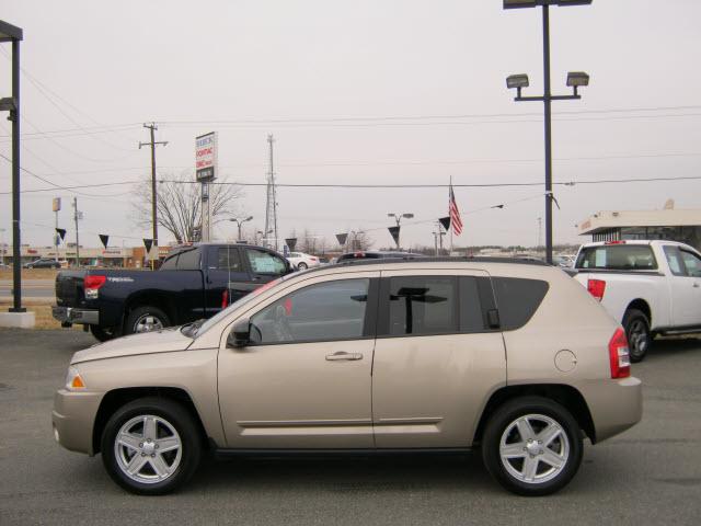 Jeep Compass 2010 photo 1
